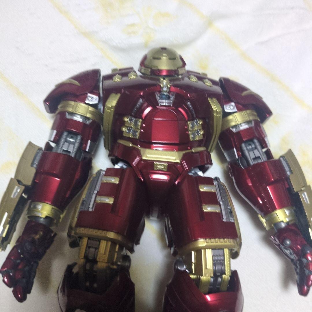 ハルクバスター　アイアンマン　フィギュア