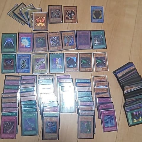 遊戯王カード いろいろ 100枚以上