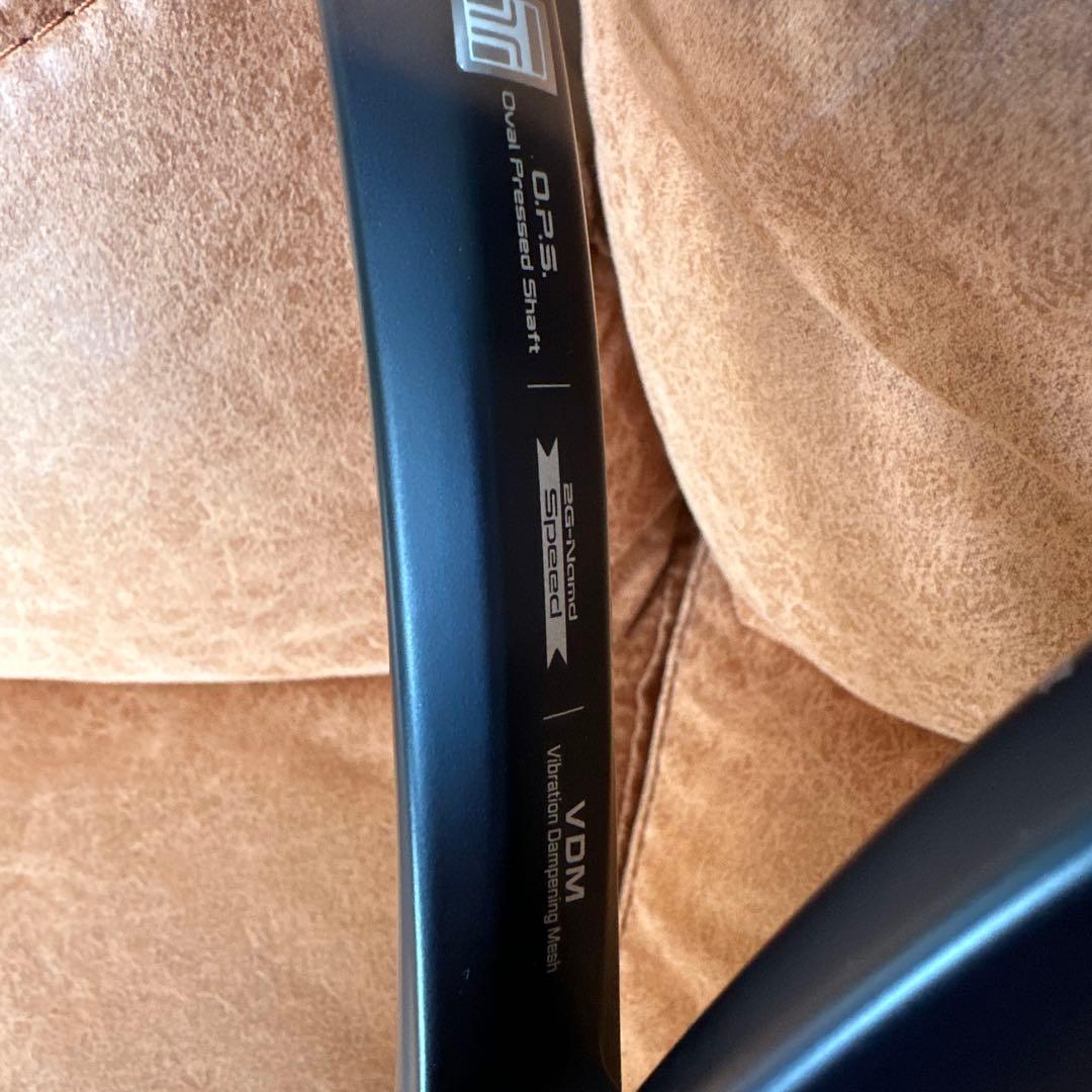 美品　YONEX EZONE 100L 2022 テニスラケット