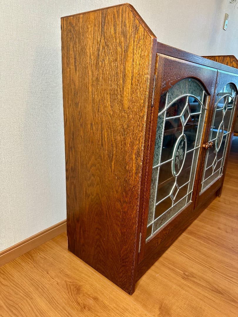 三越ブルージュ ガラスキャビネット ステンドグラス