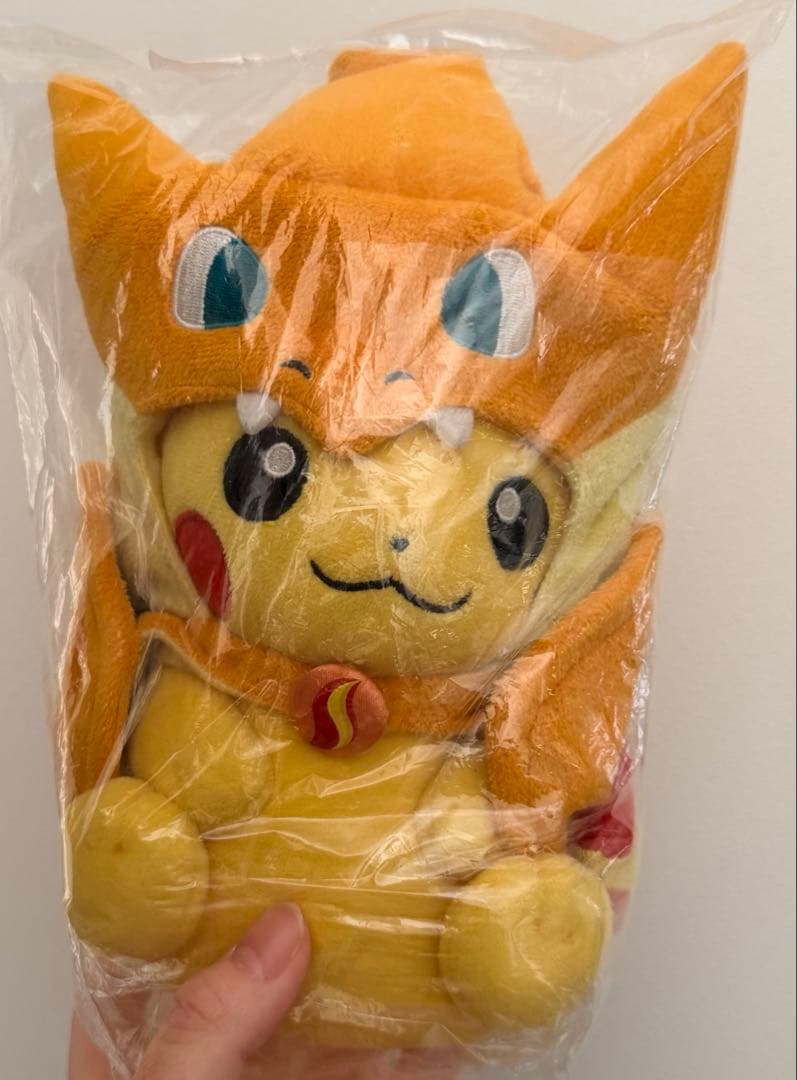 ポケモンセンターオリジナル リザードンポンチョピカチュウ ぬいぐるみ