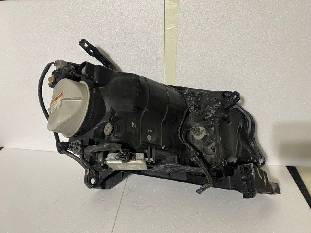 ホンダ フリード スパイク GB3 純正 HID ヘッドライト 左右セット