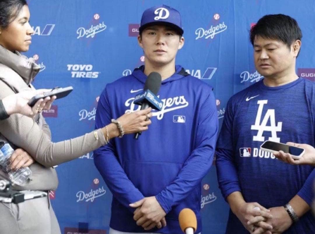 ドジャース 選手着用品 ノースリーブパーカー サイズM 新品未使用タグ付