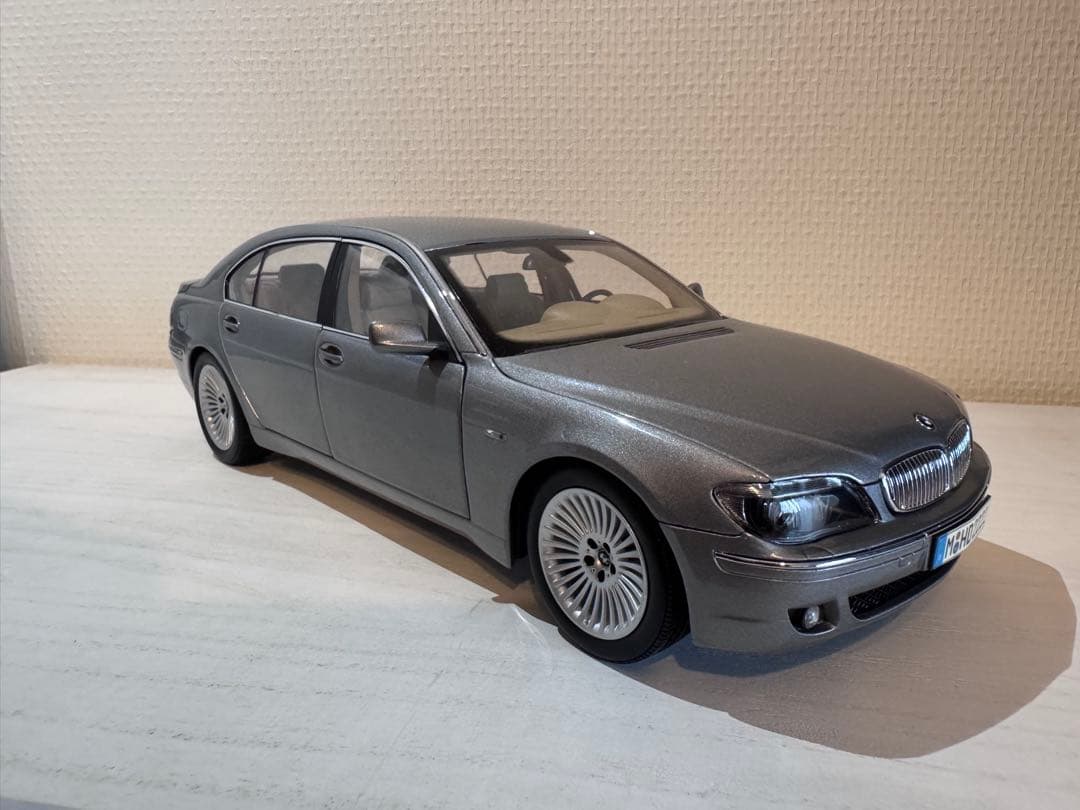  7 Series ミニカー シルバー