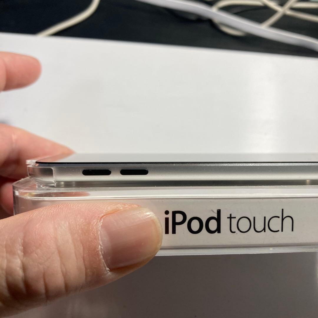 【新品未使用】iPod touch第五世代　16GB MGG82J/A