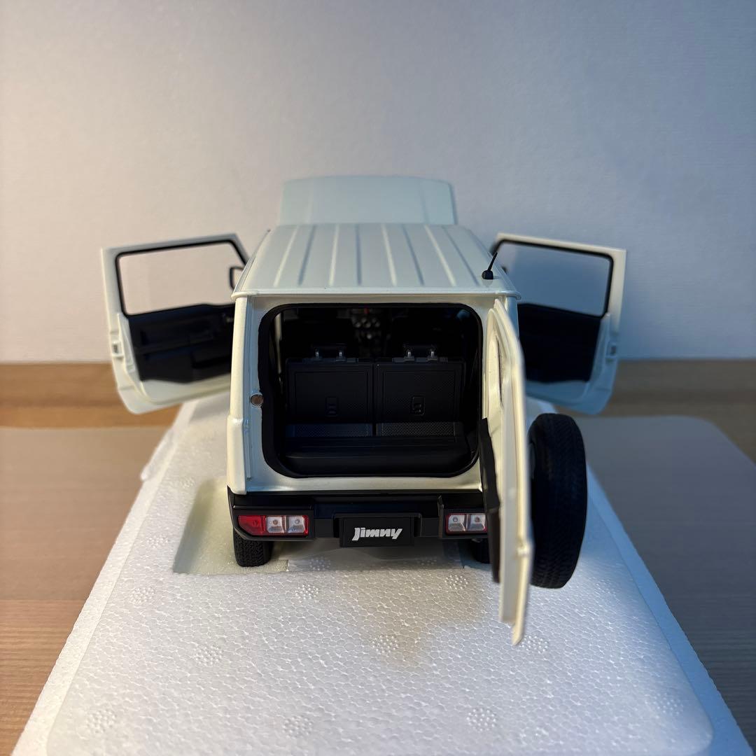 オートアート　スズキ　ジムニー　JB64 ホワイト　1/18 ミニカー