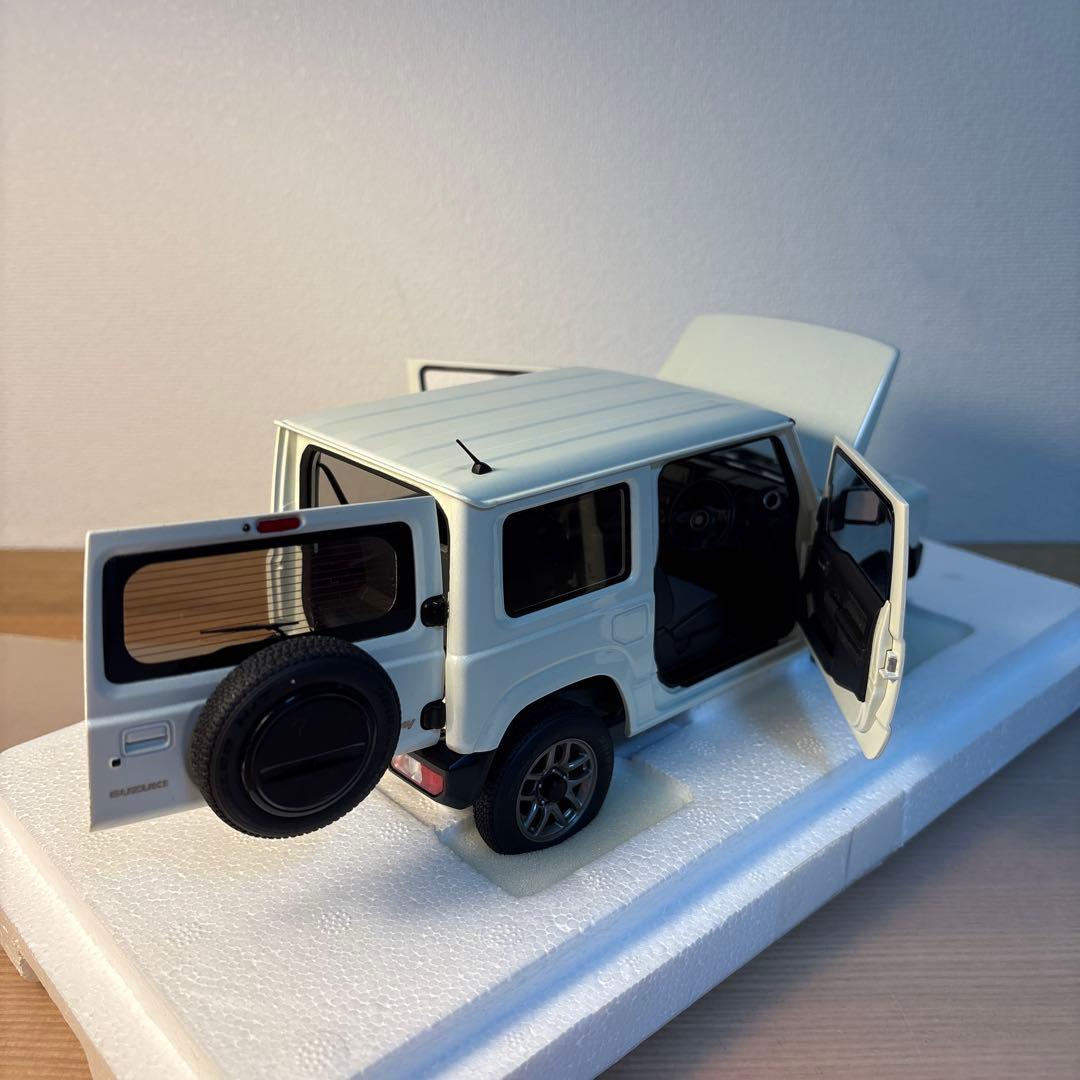 オートアート　スズキ　ジムニー　JB64 ホワイト　1/18 ミニカー