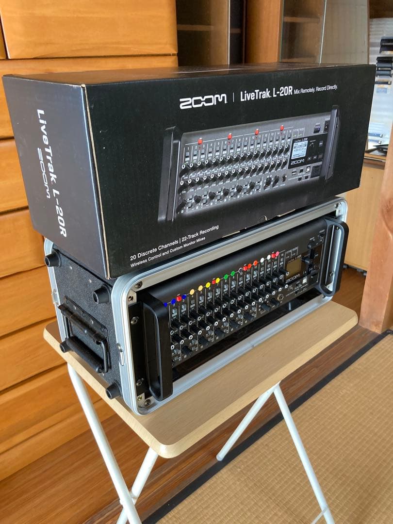 ZOOM LiveTrak L-20R マルチトラックレコーダー