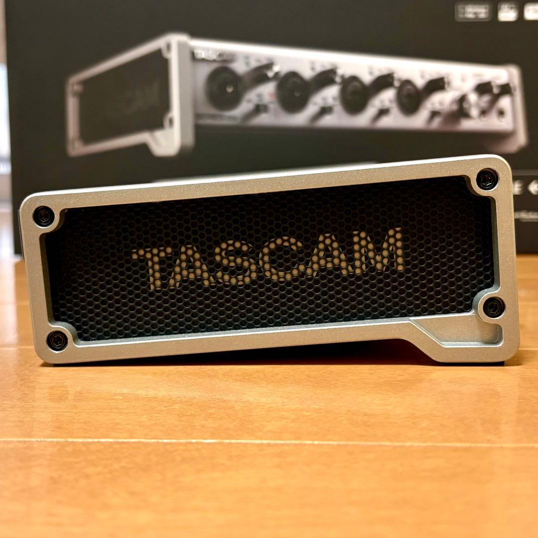 TASCAM SERIES 208i オーディオインターフェイス