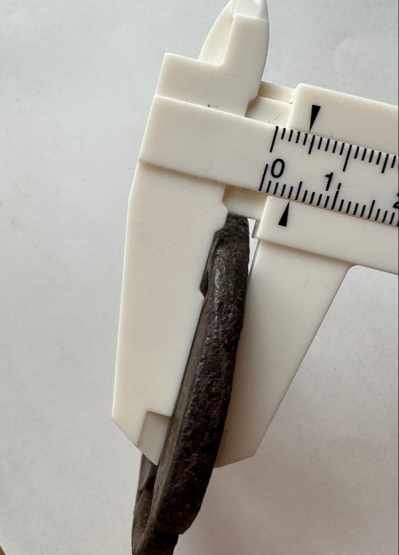 透かし鍔 古鍔 鉄地 鐔　鉄地つば 刀装具 古美術 時代物 葉の図 26A1