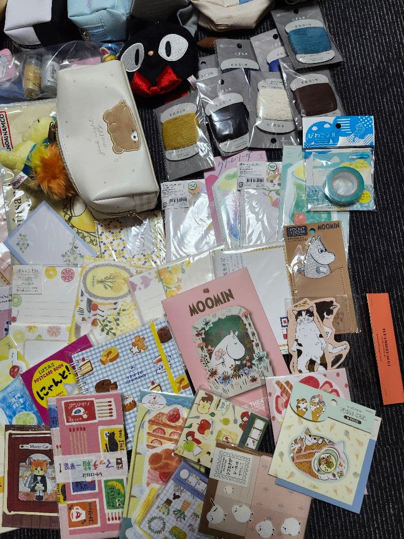 ポケモン　ちいかわ　サンリオ　メモ帳　筆箱　糸　すみっコぐらし　まとめ売り