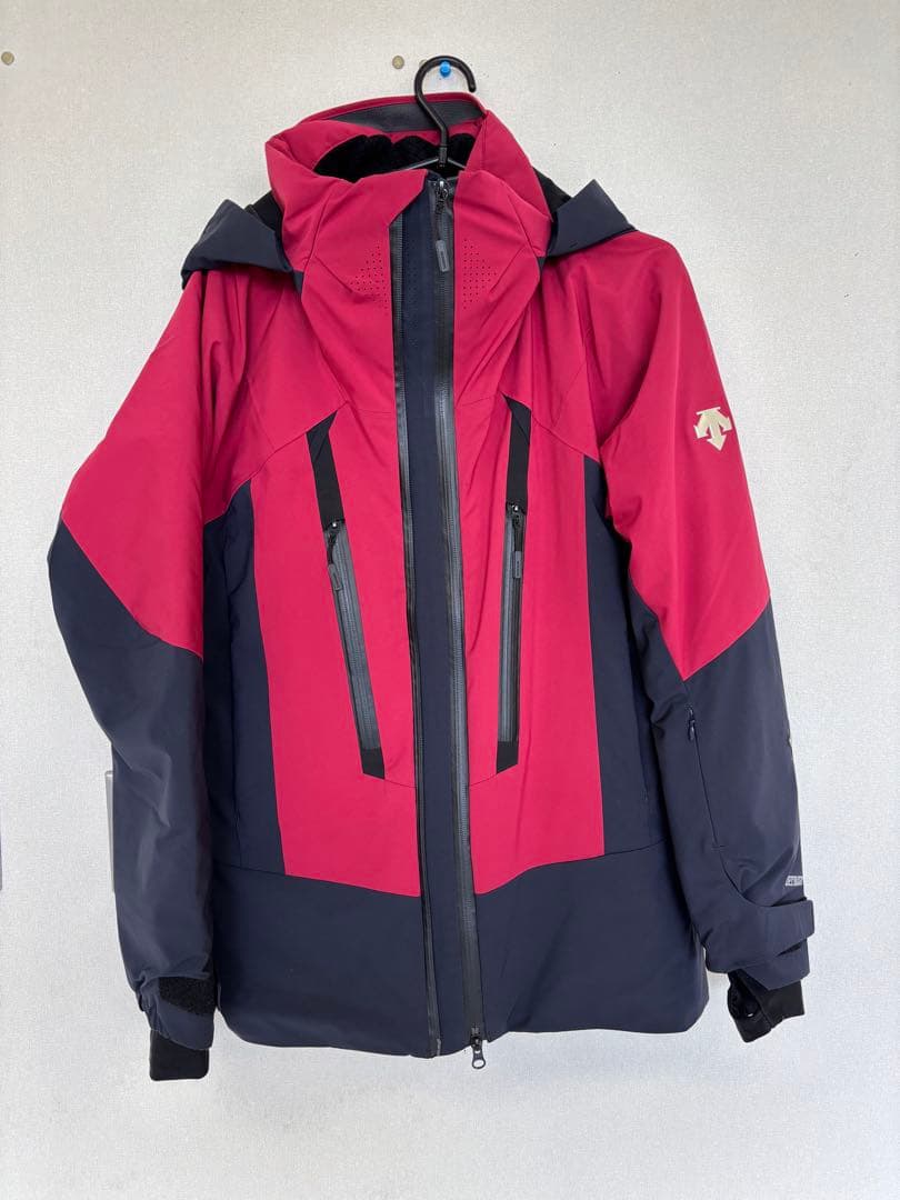 DESCENTE スキーウェア22/23モデルSサイズジャケットのみ