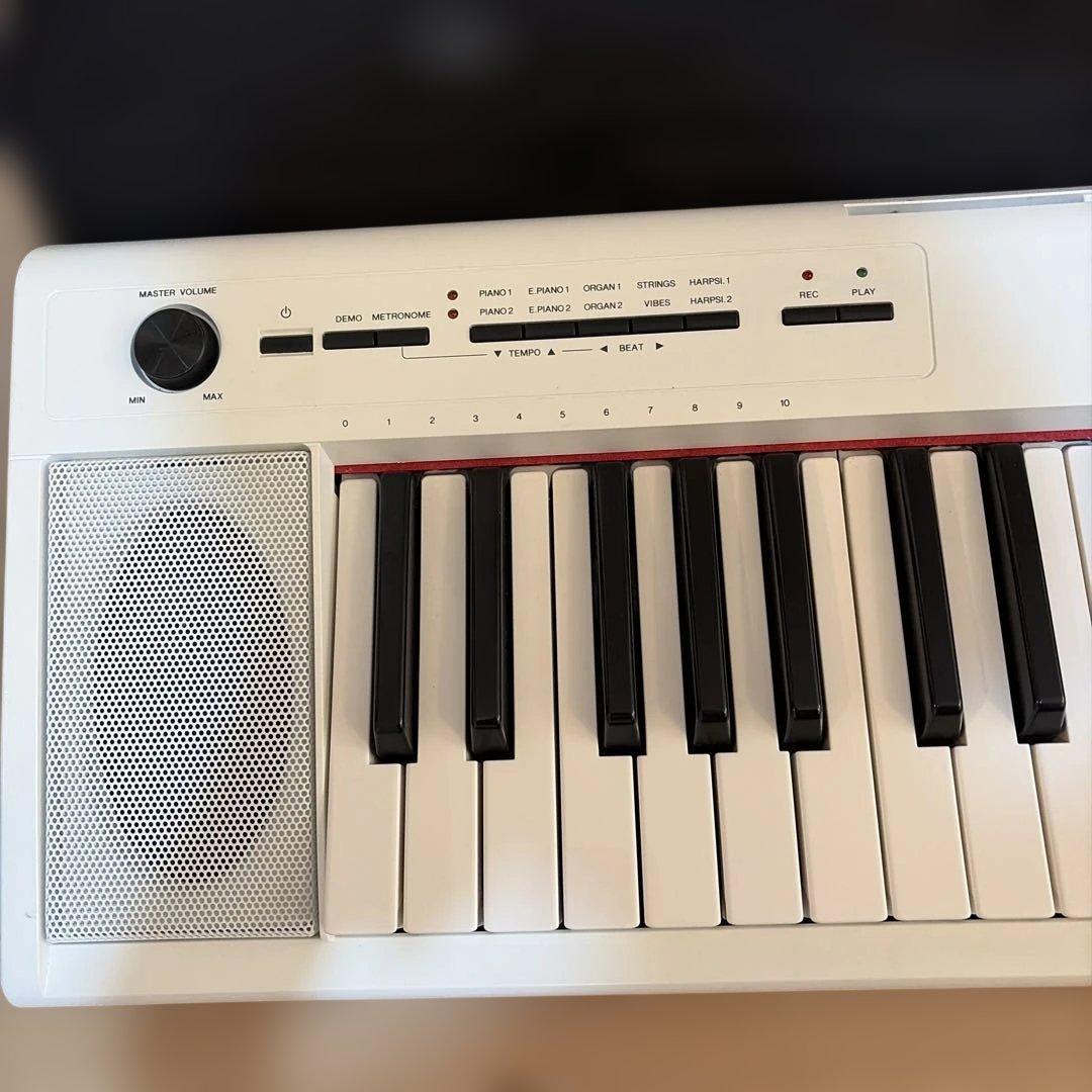 YAMAHA ヤマハ　電子ピアノ　piaggero NP-12 白　ホワイト