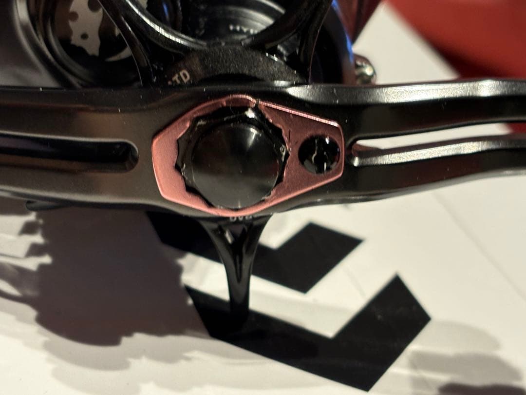 訳あり DAIWA ダイワ 23 紅牙100 右ハンドル