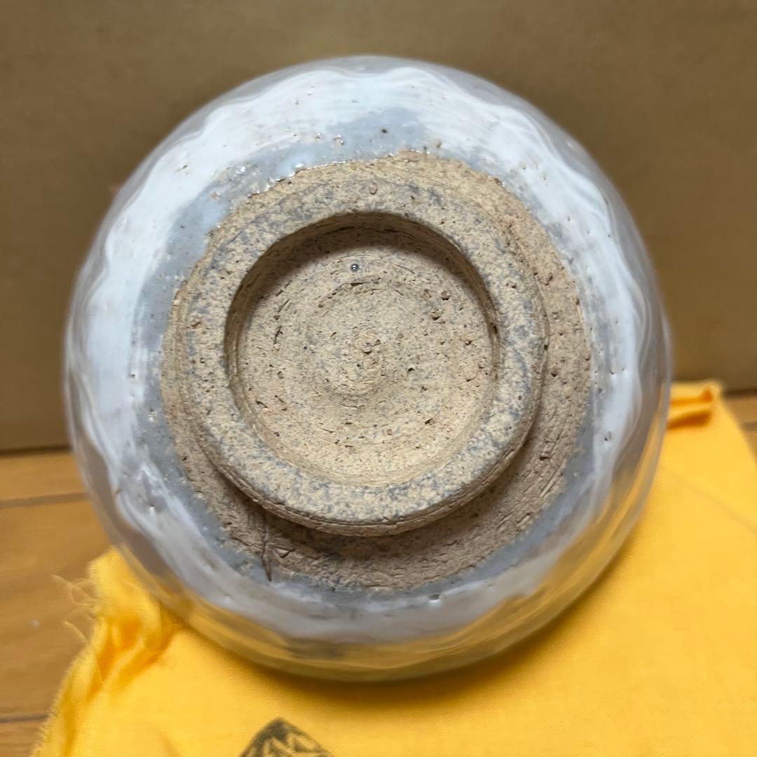 人間国宝　松井康成　月崇寺焼　練上彫粉引　青海波茶碗　茶道具　共箱付き