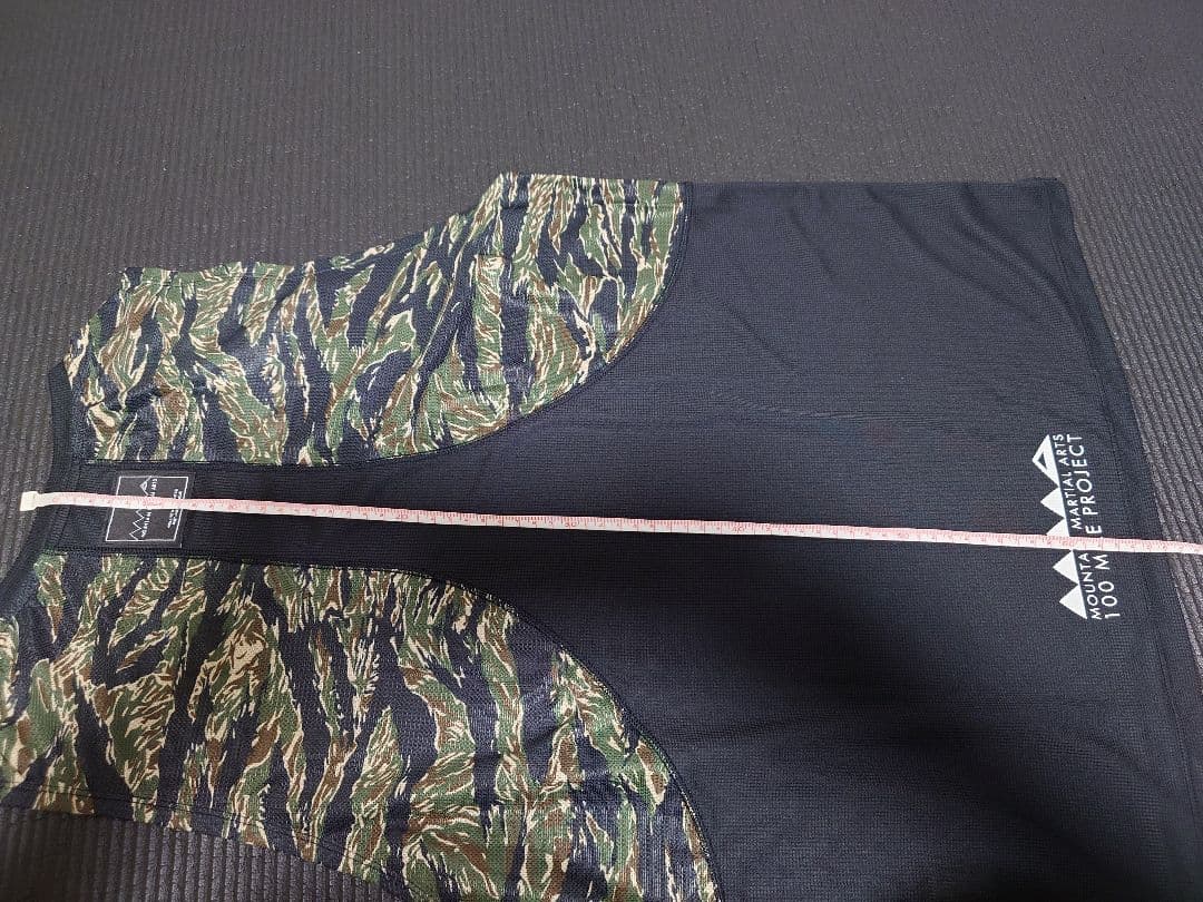 MOUNTAIN MARTIAL ARTS ノースリーブ レーシング 迷彩 黒
