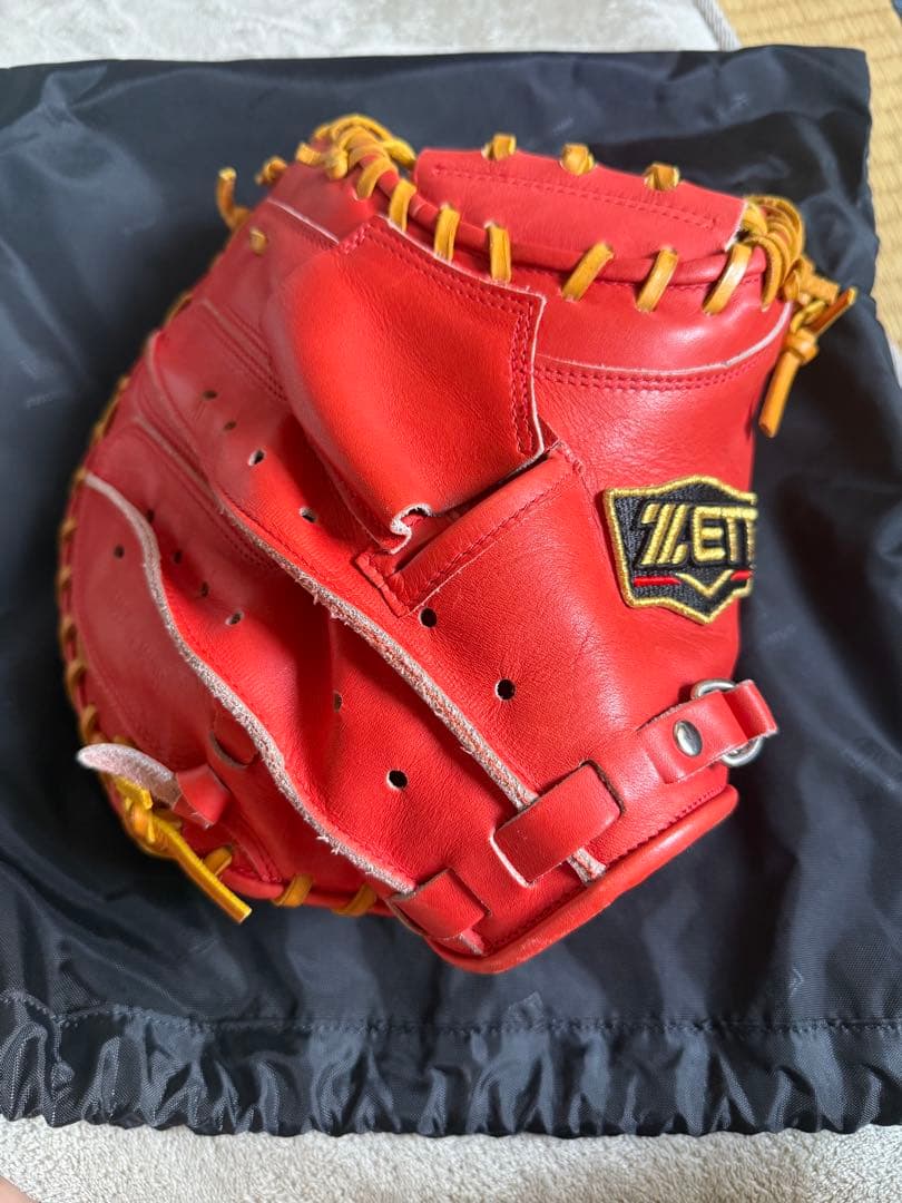 赤いレザー野球グローブ 日本製