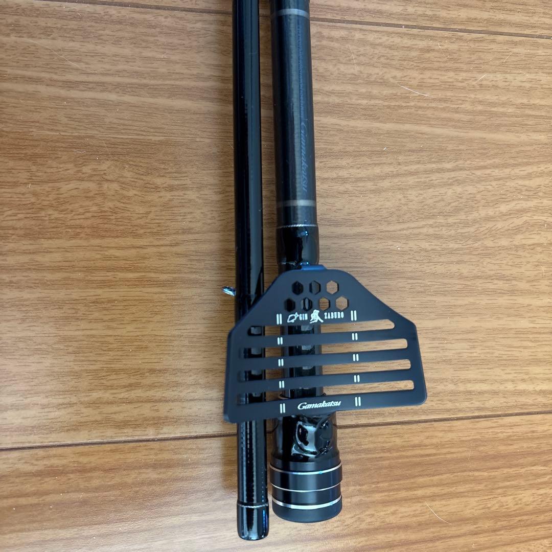 Gamakatsu ヘチ探り銀参郎 H 300 チヌ竿