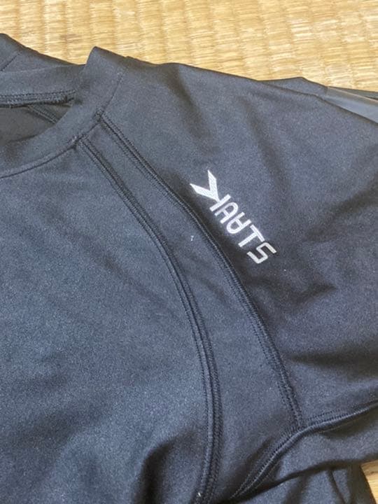 大人気公式加圧シャツLサイズベルト付き