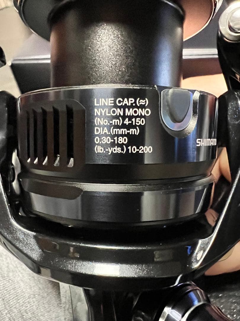 シマノ　25 ツインパワーXD 4000PG ほぼ新品　1時間使用