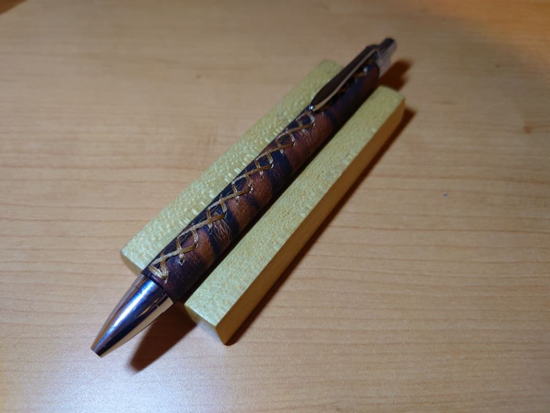木軸ペン工房　金杢犀　泥染めレザー　ボールペン