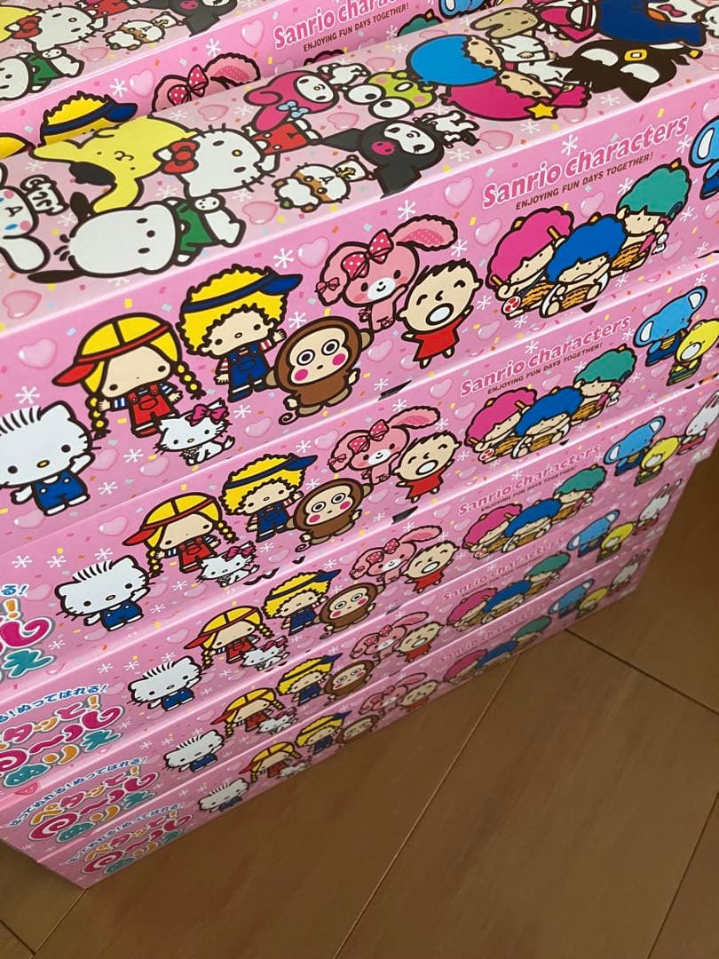 ビッグサイズ！お得10箱セット　サンリオキャラクターズ　ペタッと！ロールぬりえ