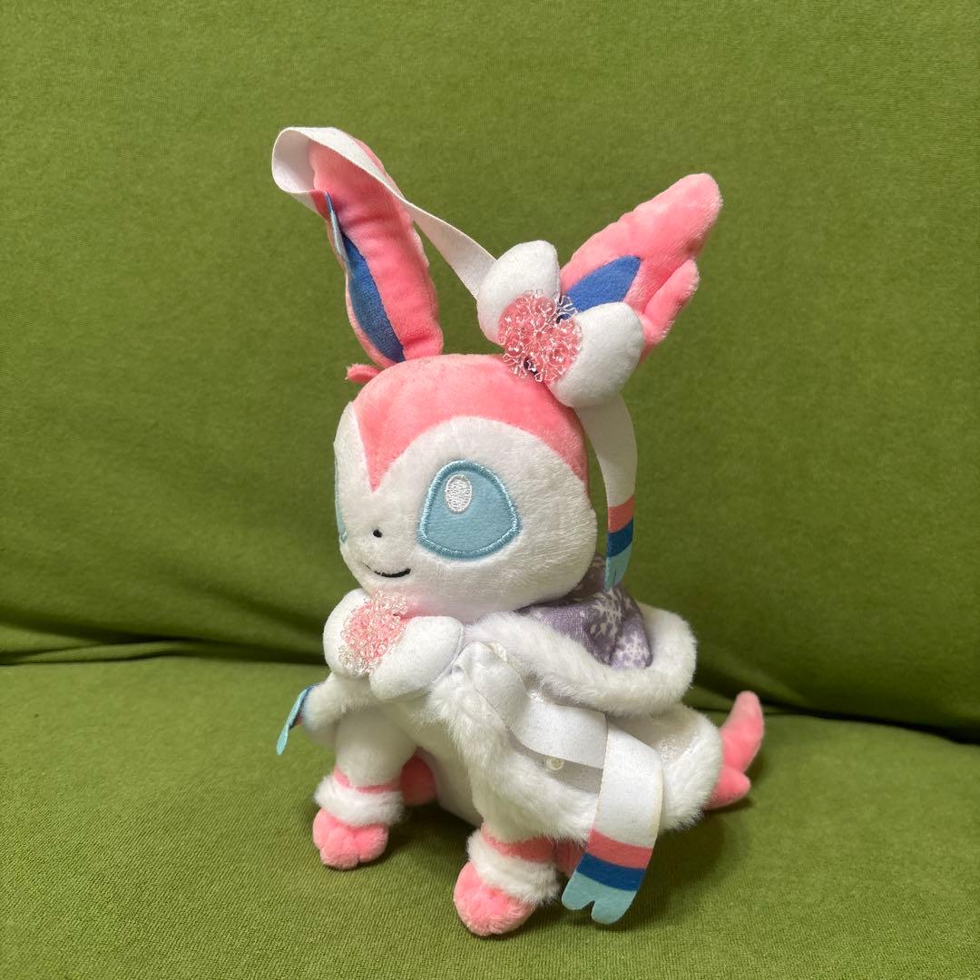 ポケモンセンター　Frosty Christmas ニンフィアサンタ　ぬいぐるみ