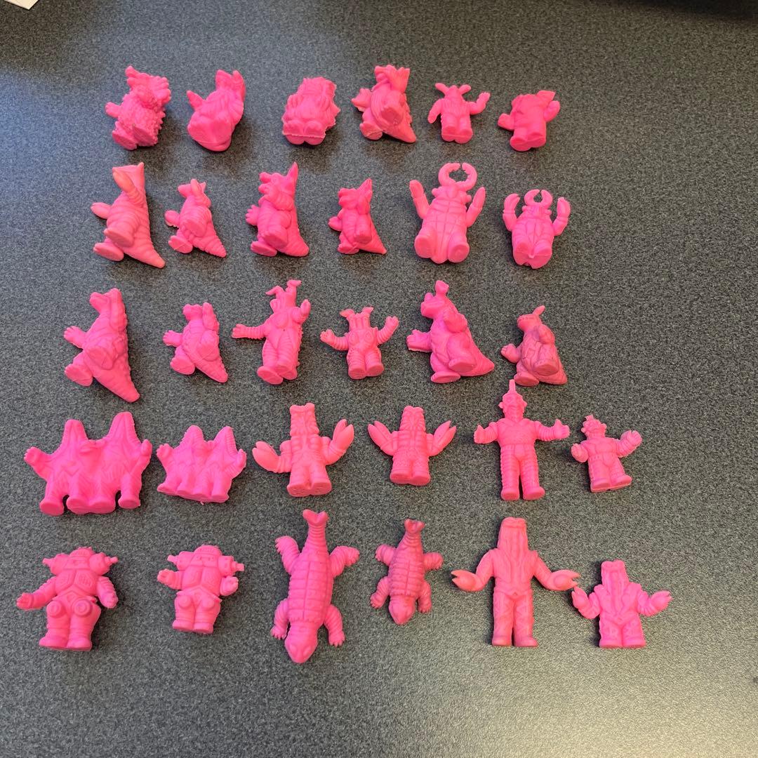 ウルトラマン怪獣消しゴム桃バラ売りOK‼️