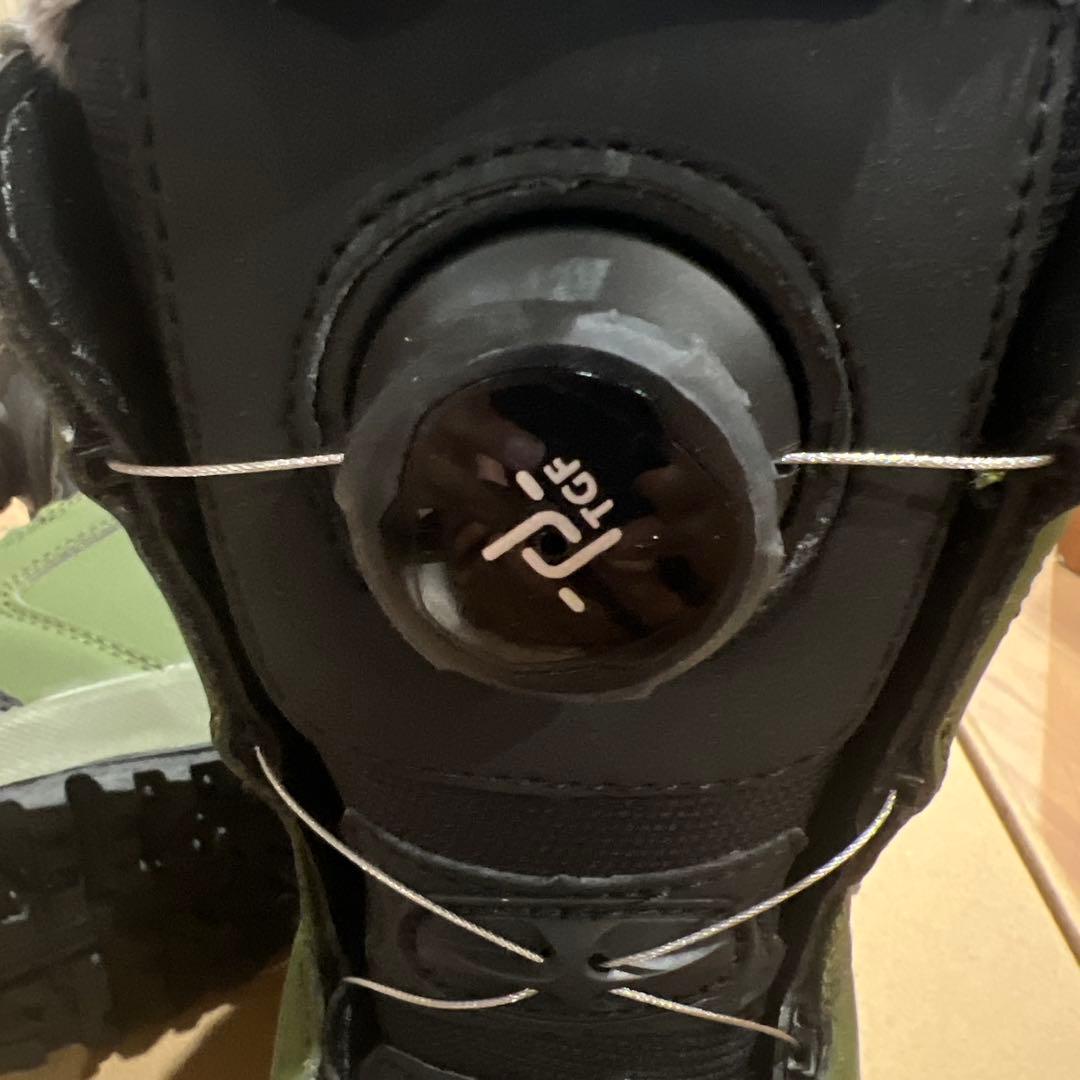 ☆新品☆ZUMA スノーボードブーツ オリーブグリーン　20.0〜21.0