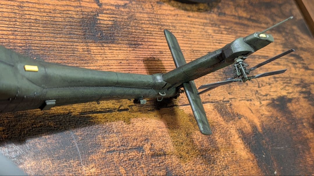 プラモデル完成機　1/48　AH-64Dアパッチ・ロングボウ