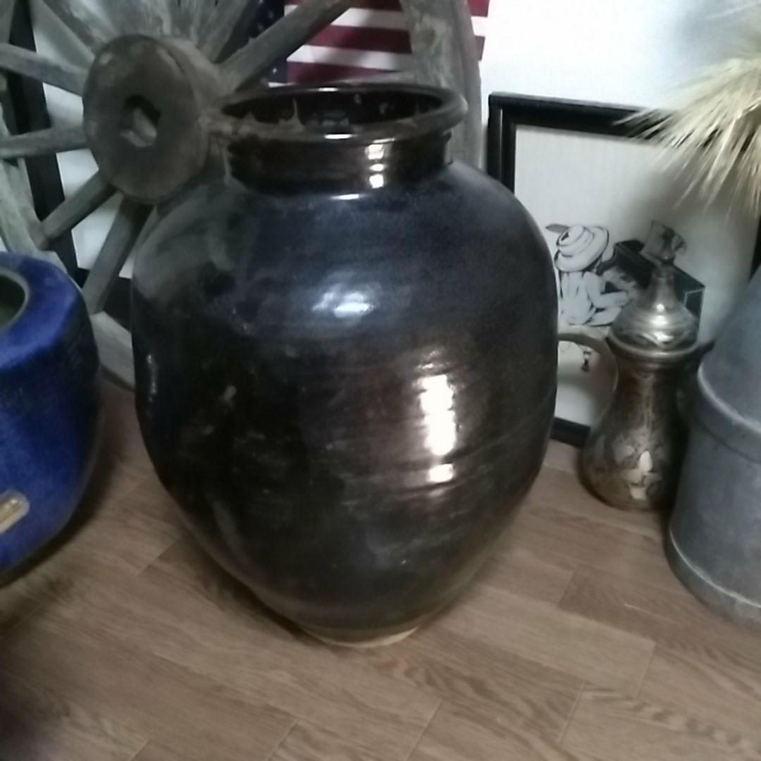 蔵出し大きな壺　高さが48センチ、