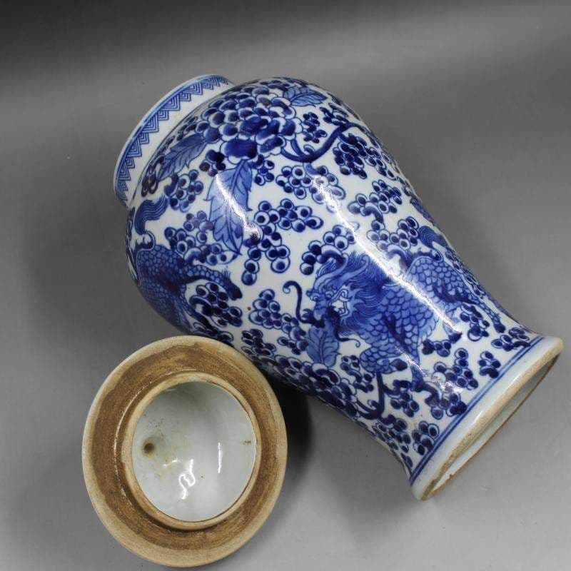 青花着花麒麟紋将軍壺 景徳鎮 陶磁器 装飾品 現代工芸品 美術品 置物