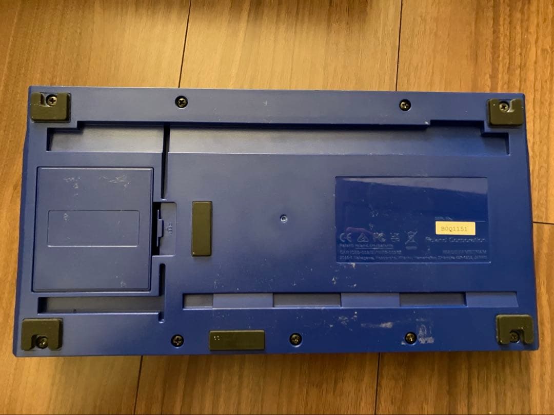 BOSS GT-1 (別売の純正ACアダプター付き)