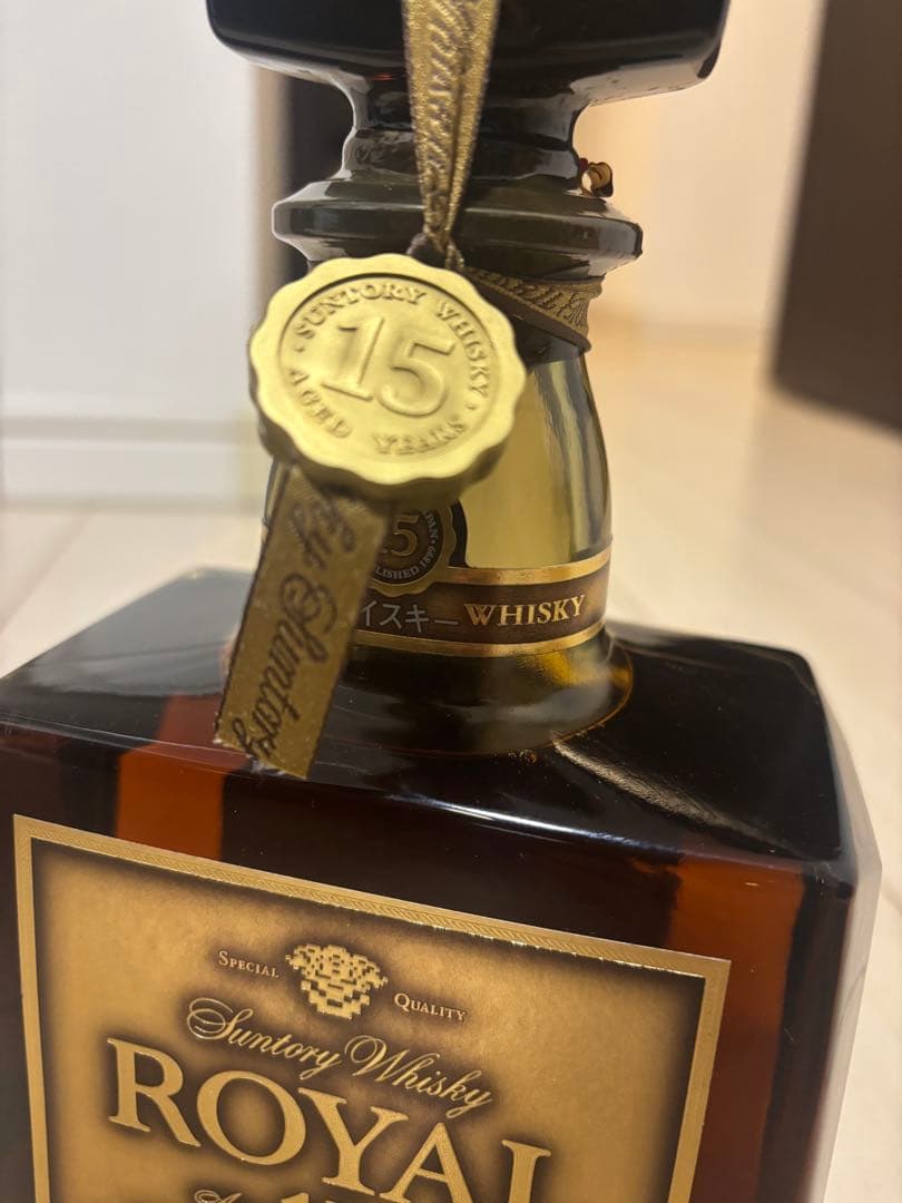 サントリー　ウィスキー　 ローヤル　ゴールドラベル　750ml
