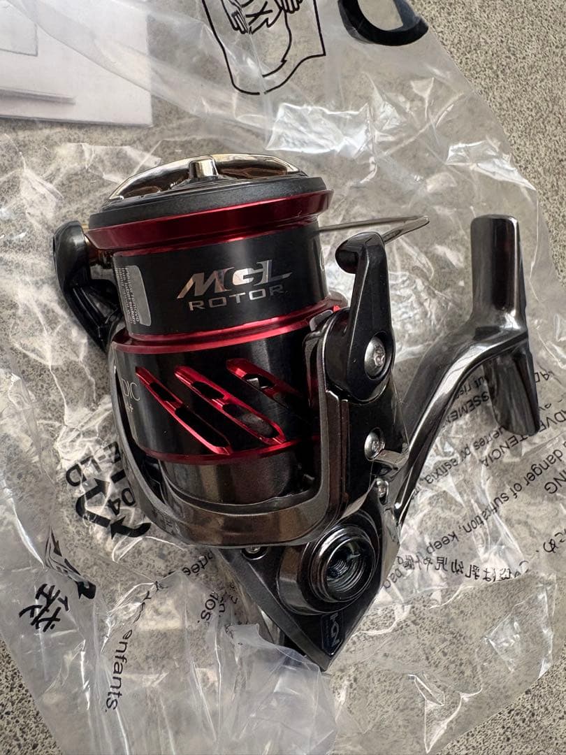 SHIMANO STRADIC CI4+ 2500S 未使用品