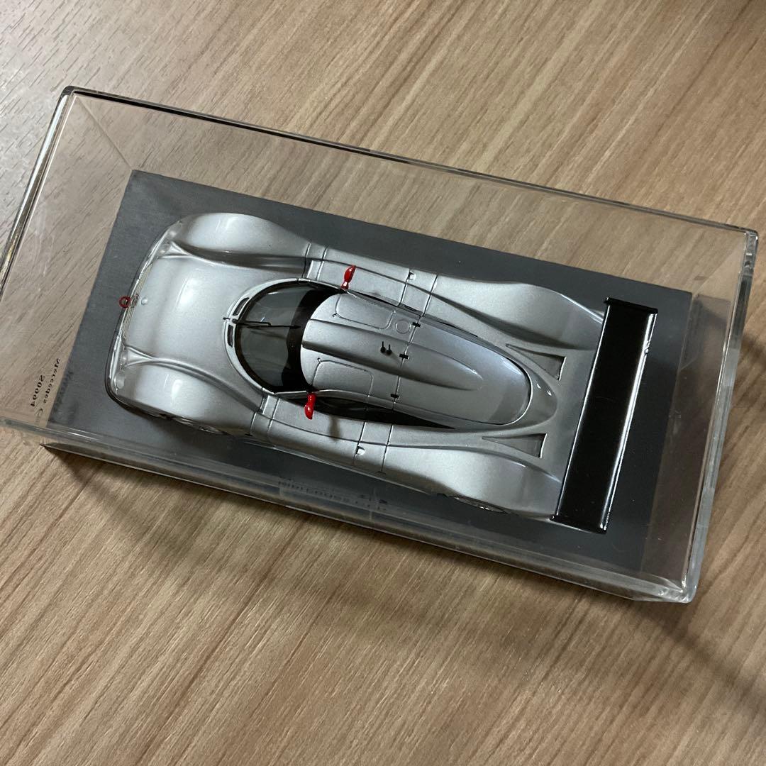 Mercedes CLR 1/43スケール ミニカー ケース付き