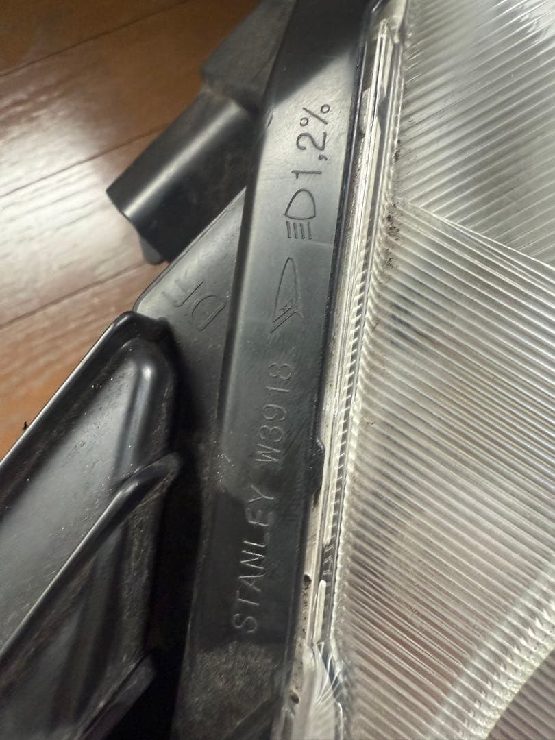 ダイハツトールM900S右純正ヘッドライトユニット(送料無料)