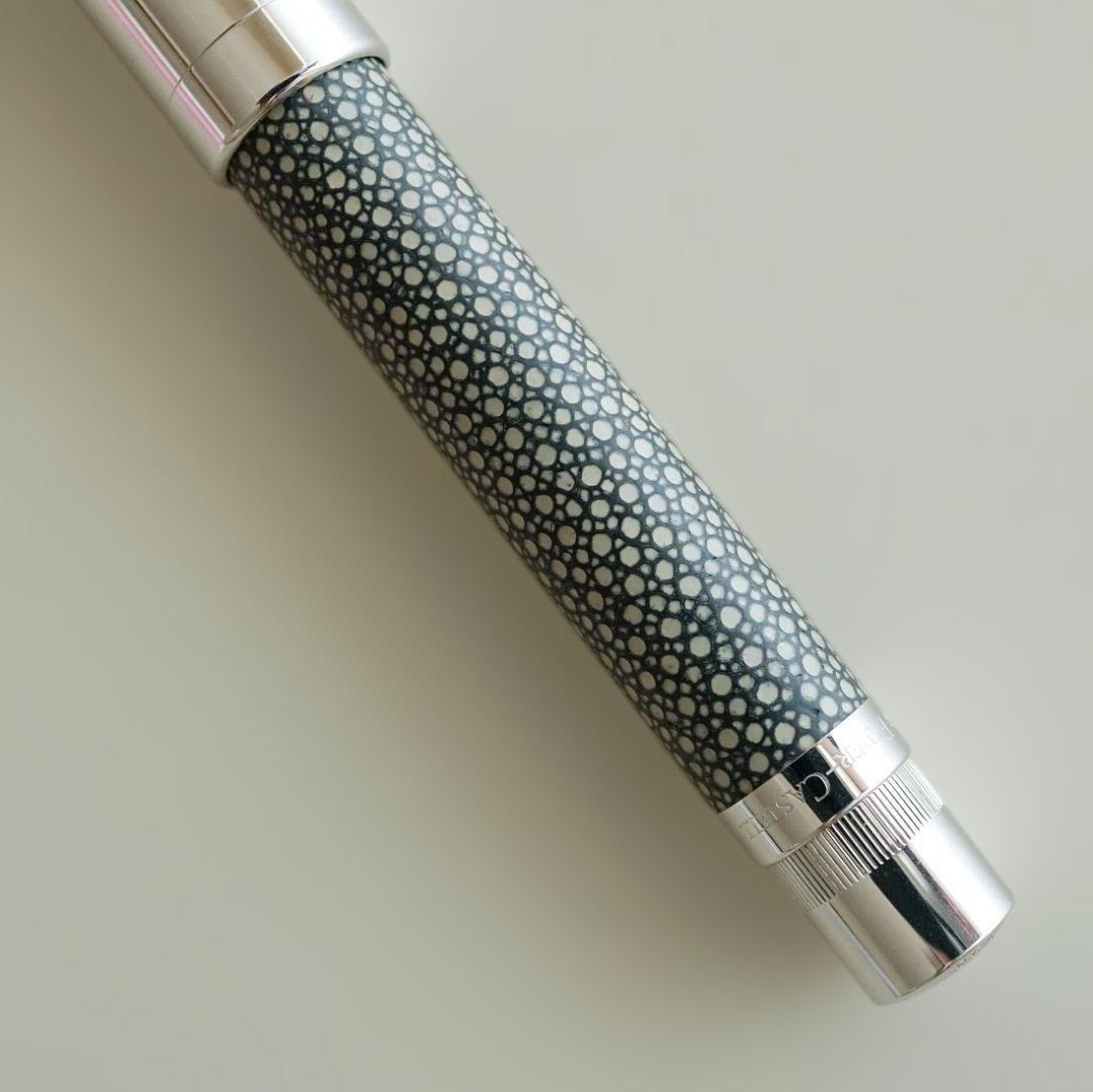 【グラフフォンファーバーカステル】万年筆　ペン・オブ・ザ・イヤー2005