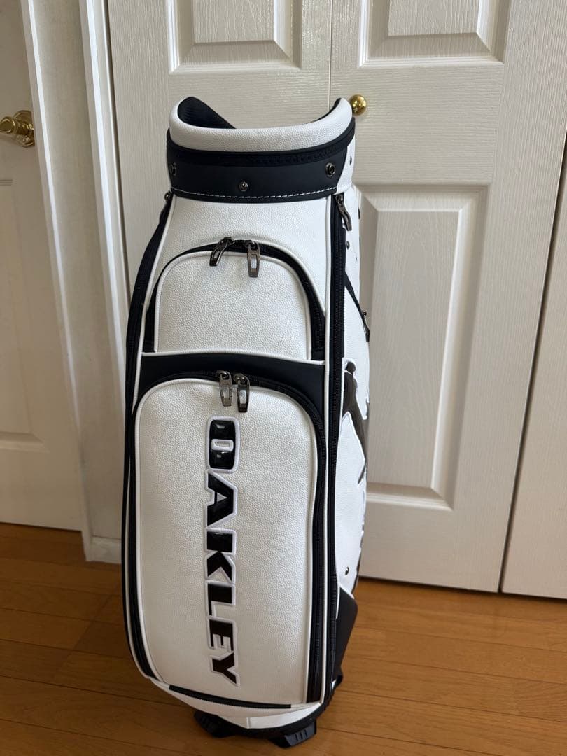 OAKLEY ゴルフバッグ ドラゴンモチーフオークリー9.5型 5分割　新品
