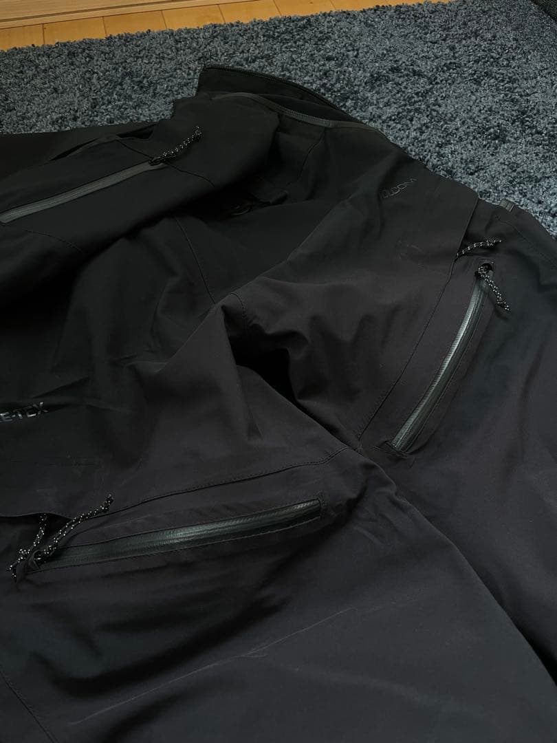 VOLCOM GORE-TEX ブラックスノーボードウェア