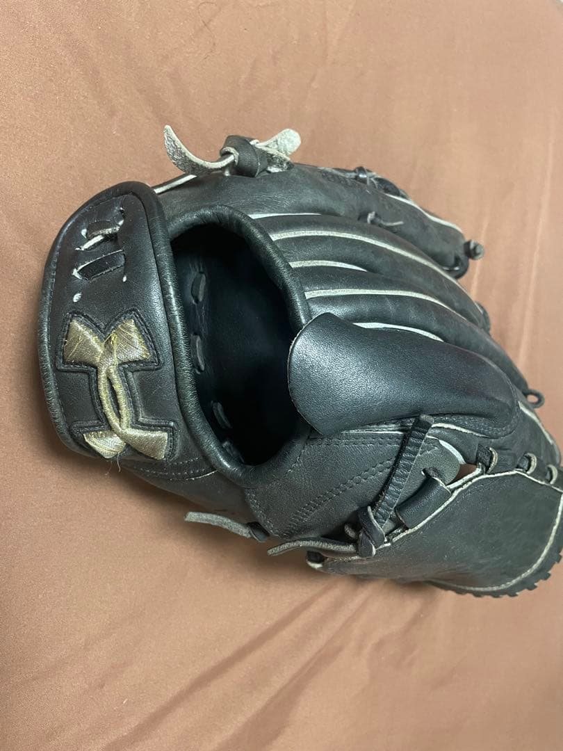Under Armour ブラック 軟式グローブ