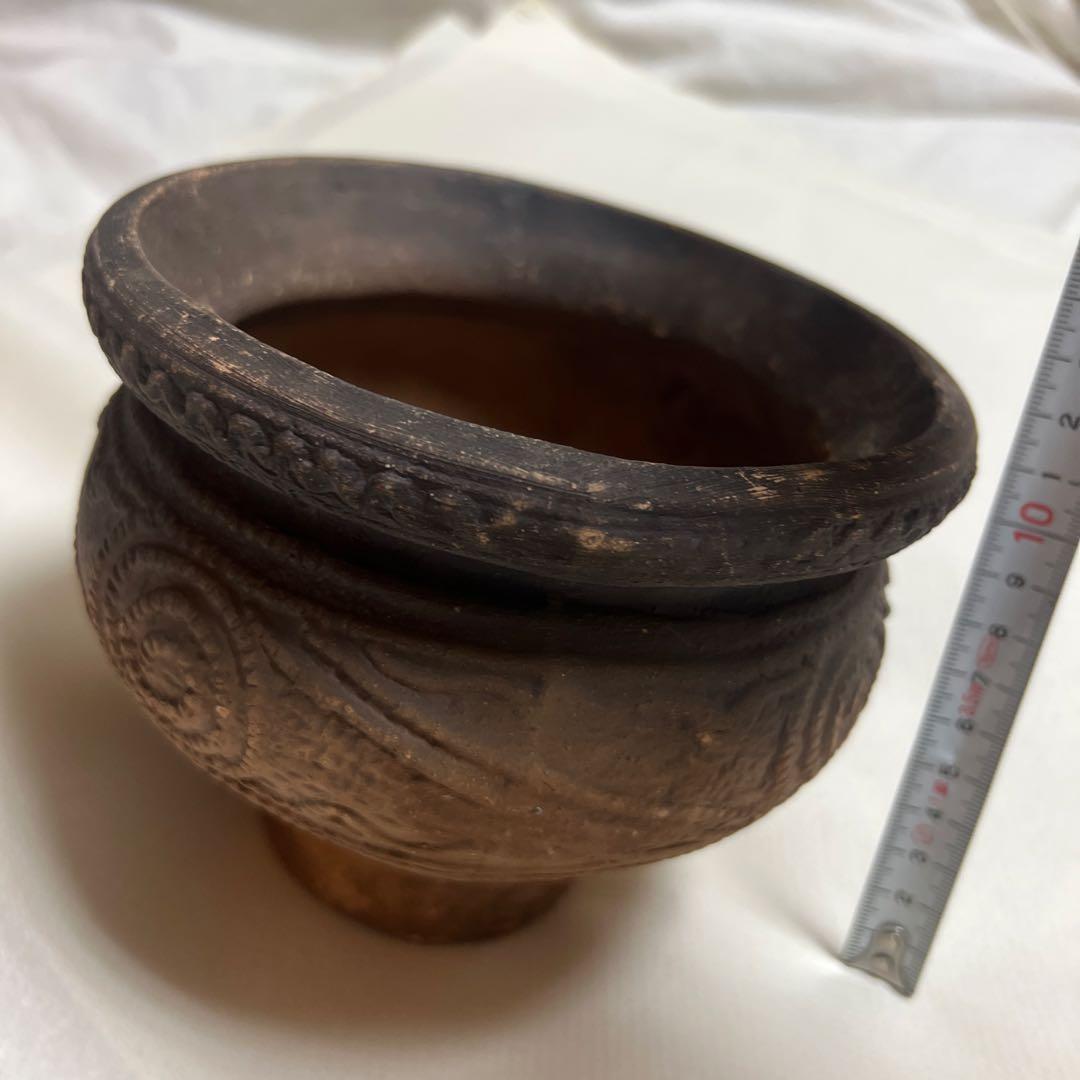 縄文時代の土器　爪形文鉢形土器（つめがたもんはちがたどき）