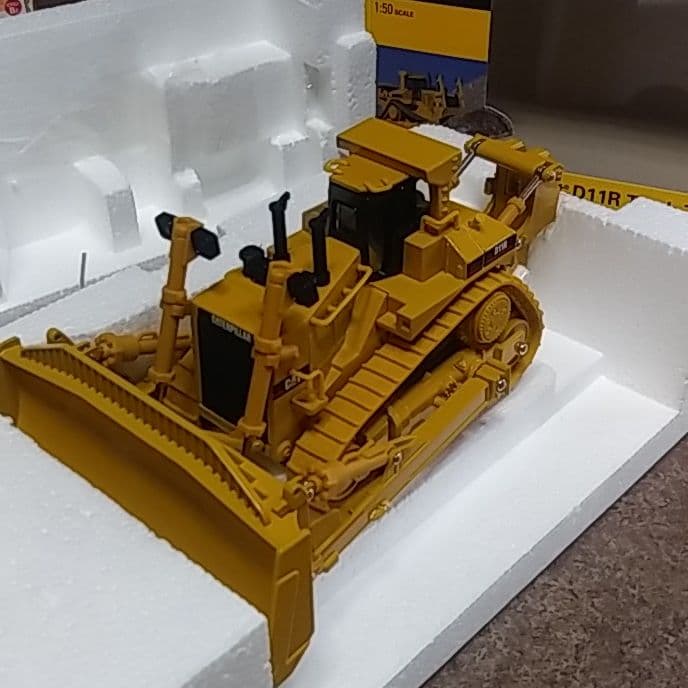 CATD11R Track-type トラクター1/50