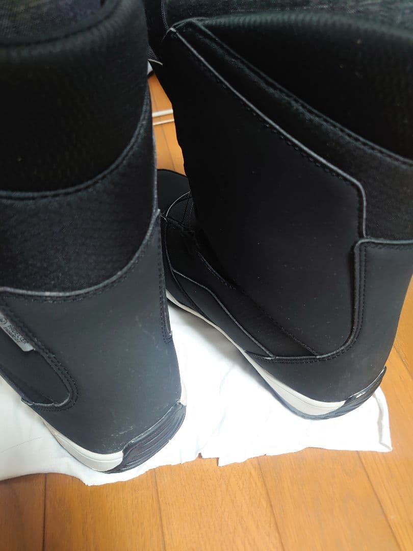 スノーボードブーツ ブラック ボア付き