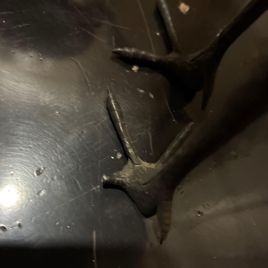 骨董品、縁起物鶴　美術工芸品　古銅色分け青銅　鎌倉山の旧家から出ました