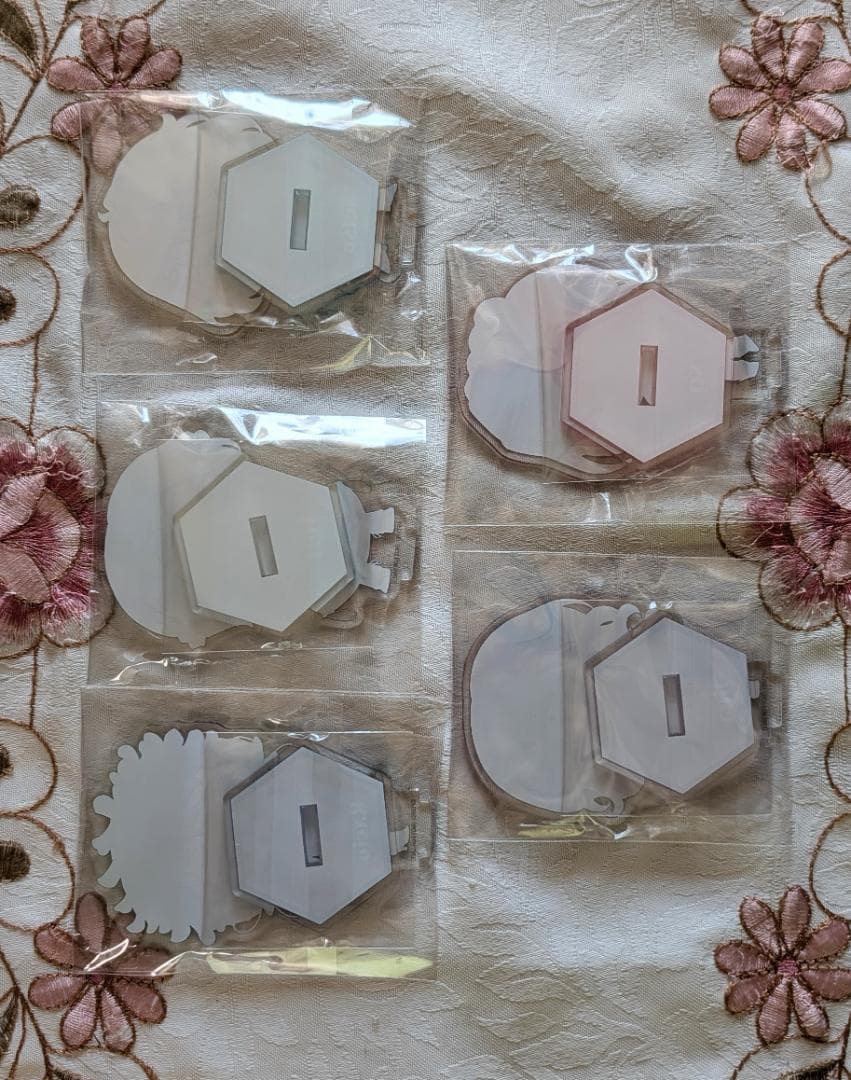 TVアニメ『グノーシア』アクリルスタンドセット ユーリ セツ ラキオ ジナ SQ