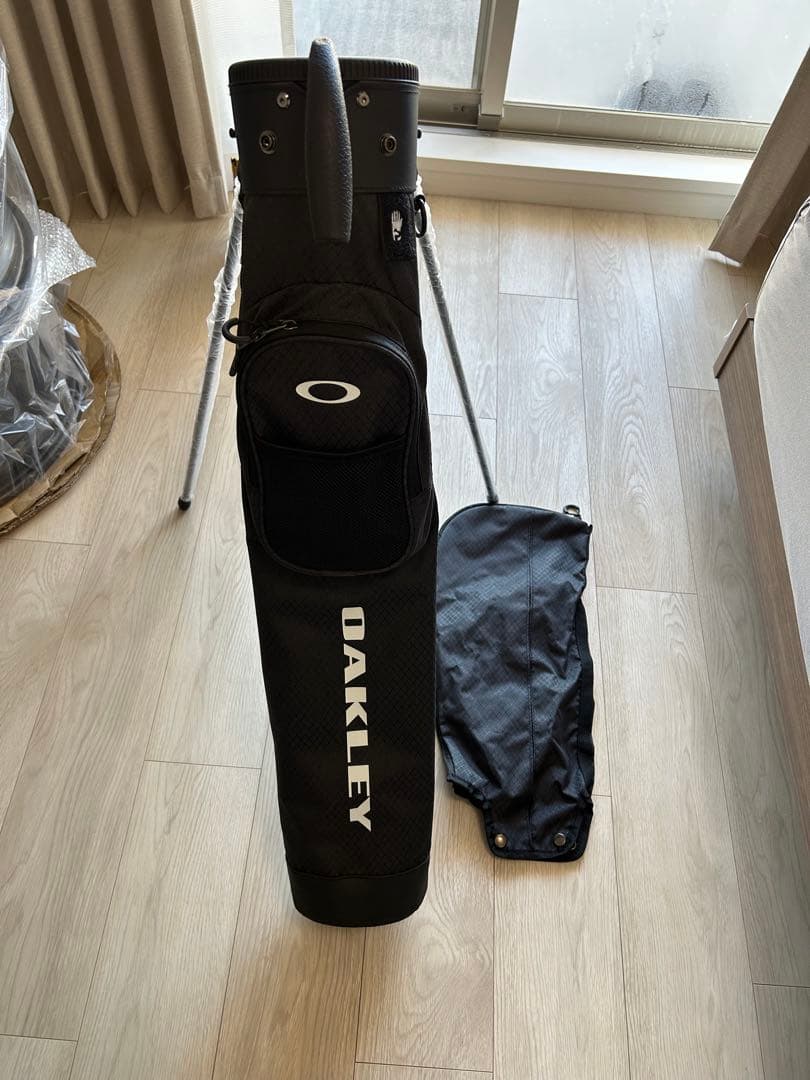 OAKLEY オークリー セルフスタンドバッグ フード付き ブラックアウト