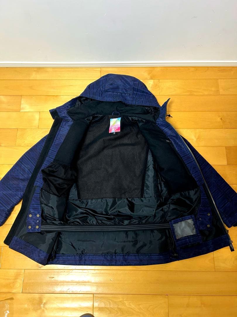 【新品未使用】ネイビー ストライプ スノーボードウェア