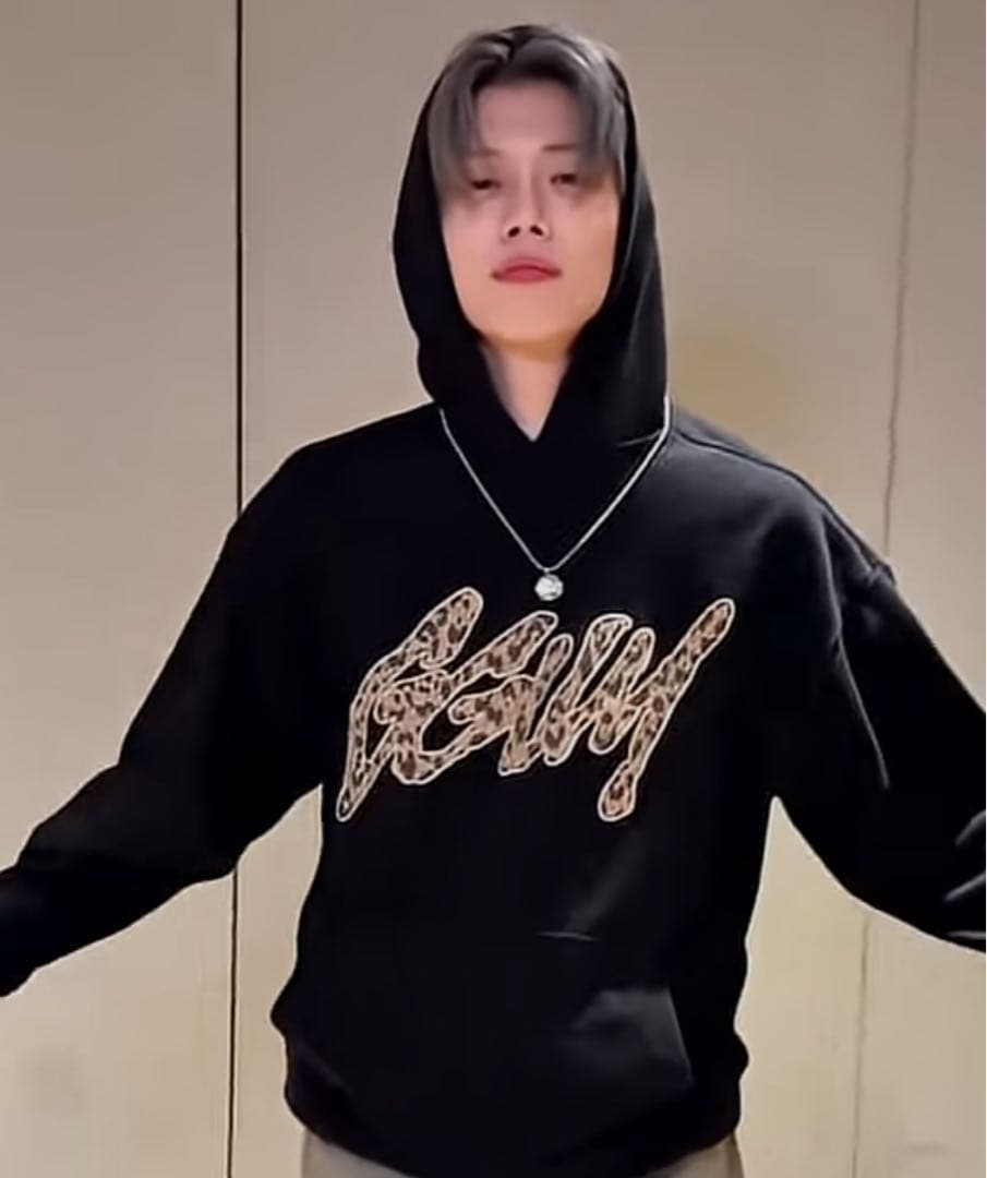 TXTヨンジュン GGUM X DEINET フーディ 購入特典 トレカ 付