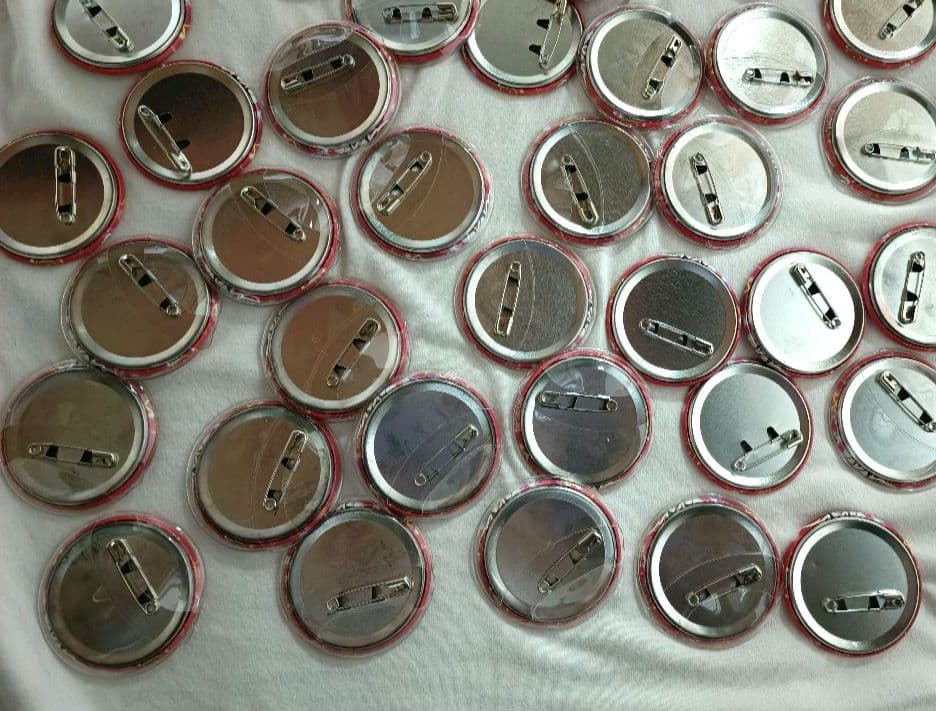 すとぷり　莉犬　缶バッチ　2021　newyear デフォ　ニューイヤー